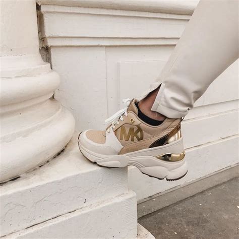 outfit con tenis michael kors|michael kors sneakers women's.